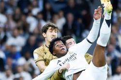 lol战绩查询-巴萨翻盘法国，阿拉巴一己之力扛起全队的简单介绍