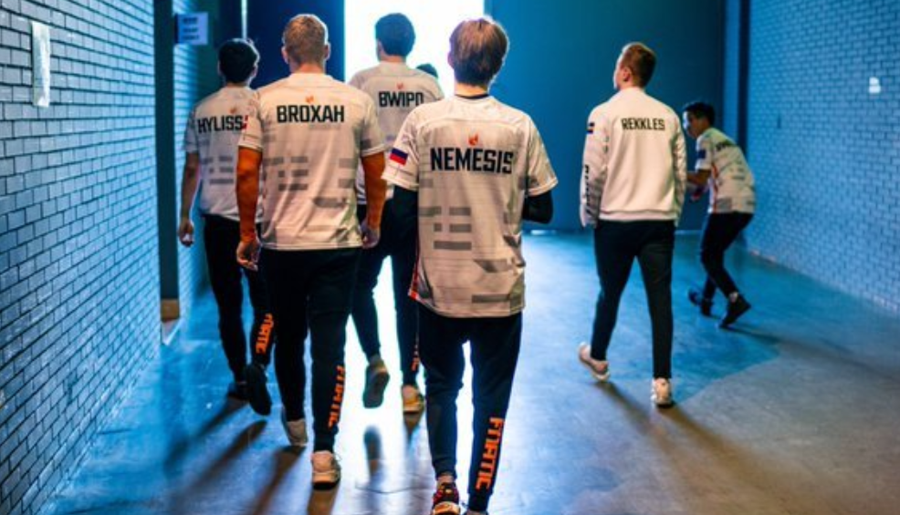 FNC碾压NS，Doinb拿下关键大龙小组赛3:2（深圳）